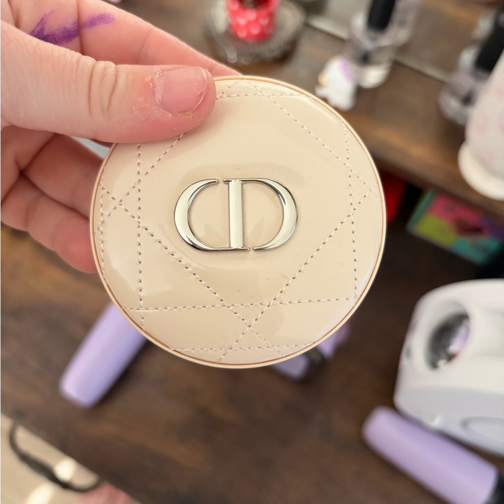 Brand New: Dior Forever Couture Compact highlighter : Shade Nude Glow 01